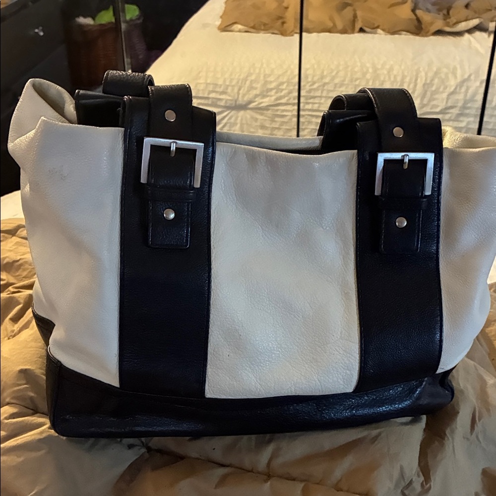 Audrey Brooke Black and Cream Tote Bag - Picture 2 of 9